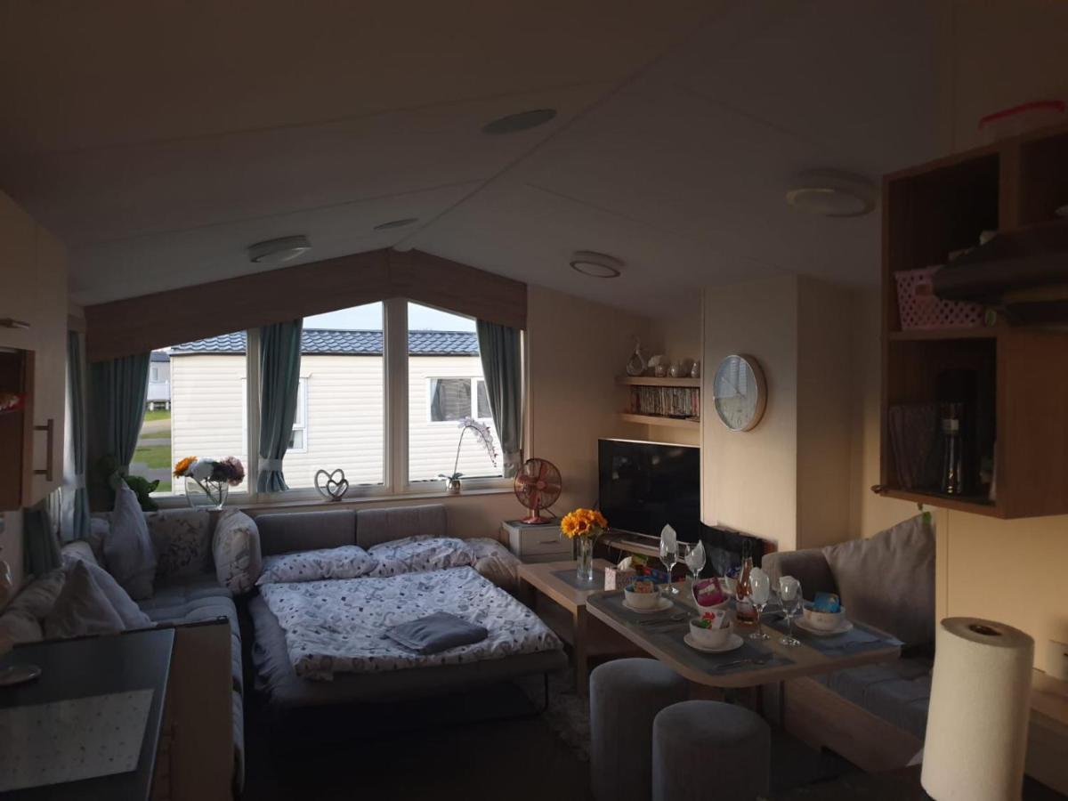 Tunstall View Caravan Holidays At Sand Le Mere المظهر الخارجي الصورة